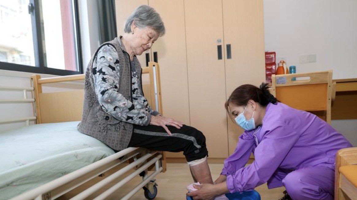 人社部定调“十五五”就业、收入、养老,工资向一线岗位倾斜